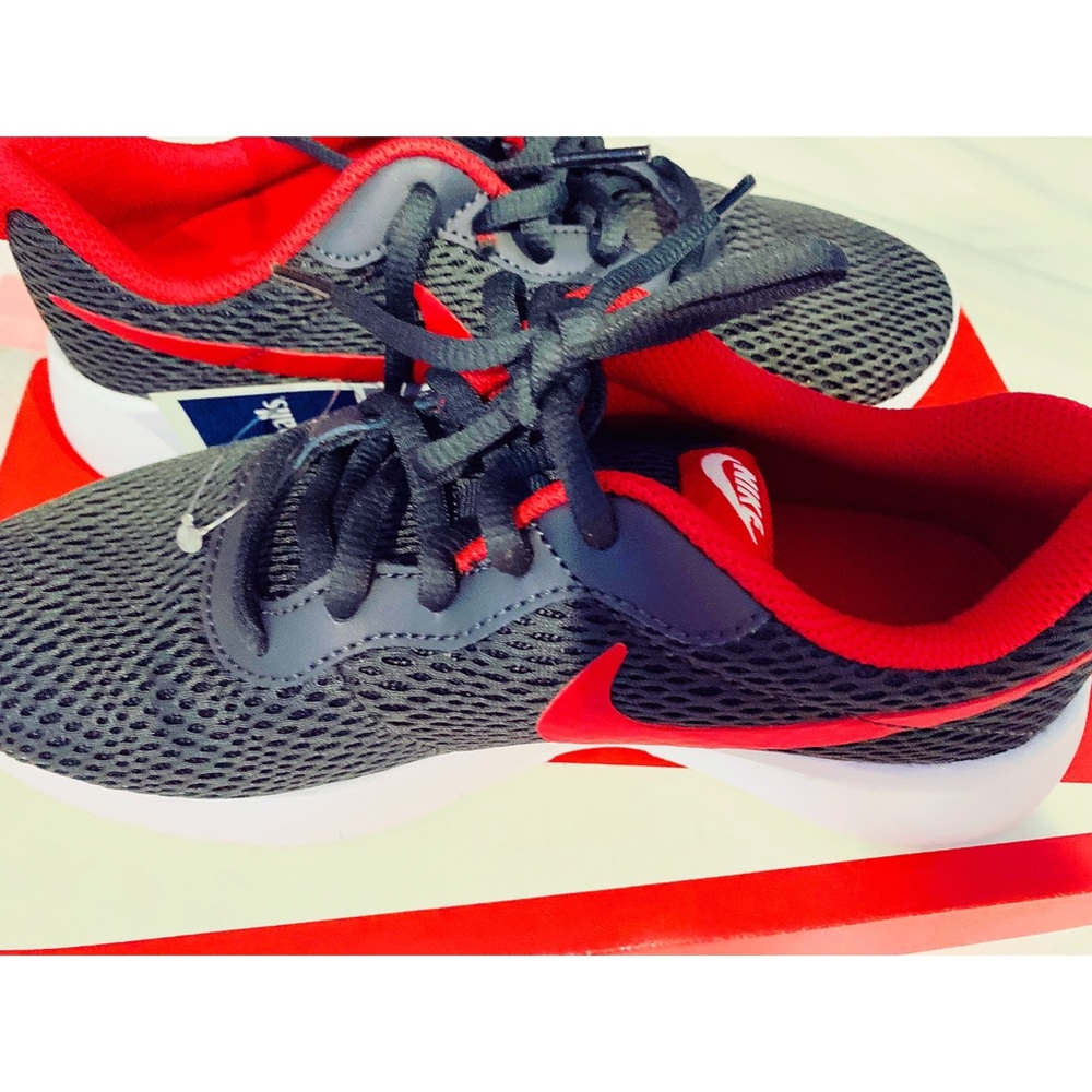 Nike Tanjun (GS)